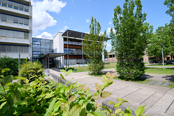 Hermann Hollerit Zentrum Böblingen Ansicht des Eingangs des Gebäudes Hermann Hollerit Zentrums in Böblingen