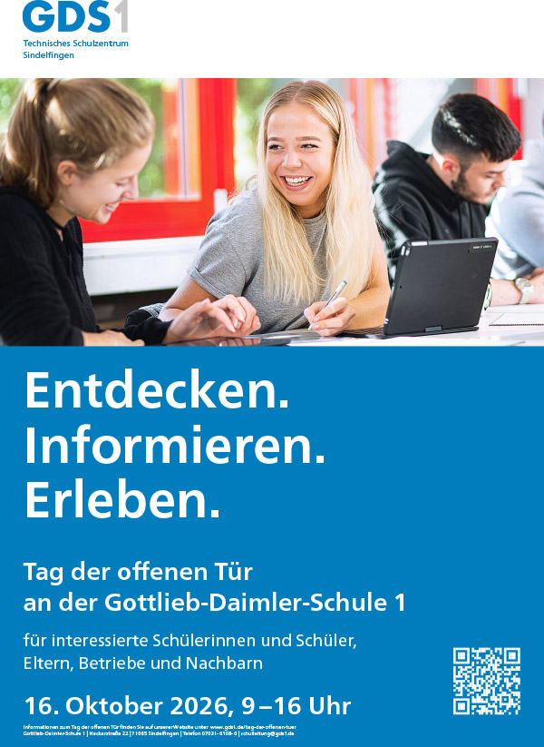 Plakat mit Text und einem Bildausschnitt von zwei Schülerinnen, lachend in einem Klassenzimmer am Tisch