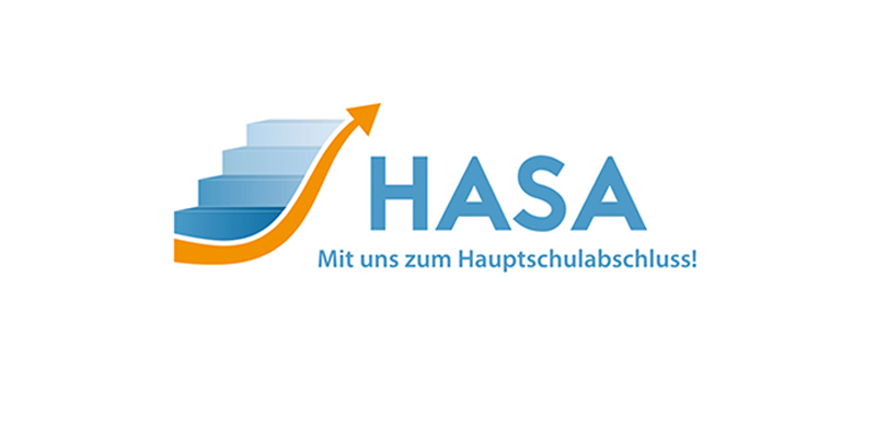 Logo von Hasa: Ein Pfeil, der Schriftzug von Hasa: Mit uns zum Hauptschulabschluss